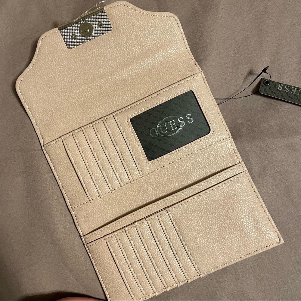 Guess Wallet - Picture 2 of 5